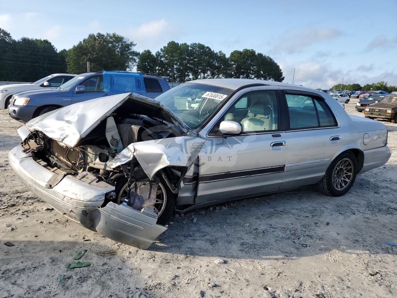 Ford Crown LX 4.6L 8 2001