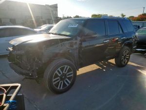 Toyota 4Runner SR5 4.0L 6 2015