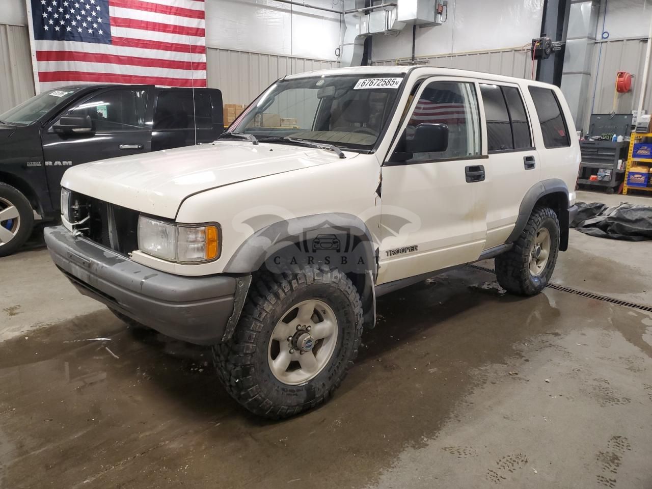 Isuzu Trooper S 3.2L 6 1995