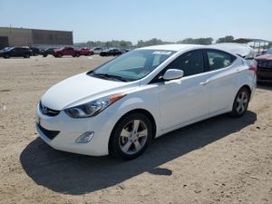 Hyundai Elantra GLS 1.8L 4 2013