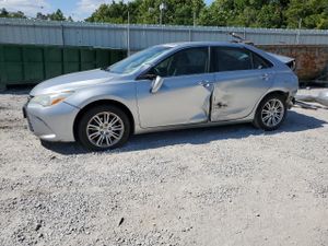 Toyota Camry LE 2.5L 4 2015