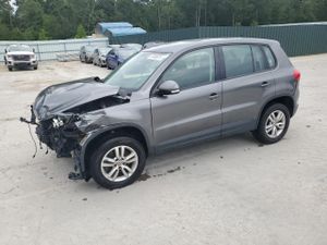 Volkswagen Tiguan S 2.0L 4 2014