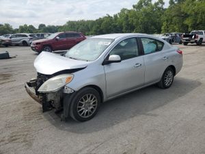 Nissan Versa S 1.6L 4 2012