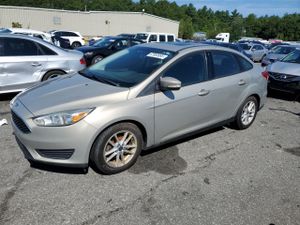 Ford Focus SE 2.0L 4 2015