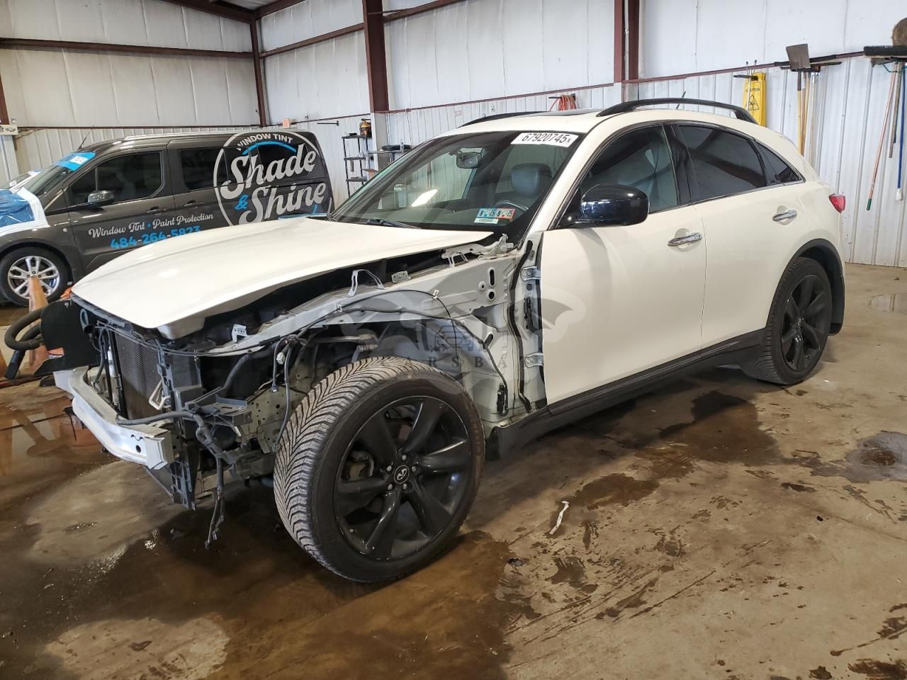 Infiniti QX70 3.7L 6 2015