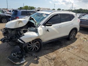 Nissan Rogue S 2.5L 4 2015