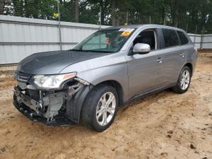 Mitsubishi Outlander SE 2.4L 4 2014