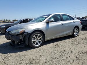 Toyota Camry LE 2.5L 4 2015