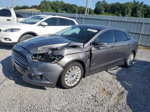Ford Fusion SE PHEV 2.0L 4 2013
