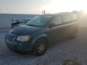 Chrysler Town & Country LX 3.3L 6 2009