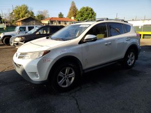 Toyota Rav4 XLE 2.5L 4 2013