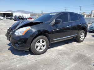 Nissan Rogue S 2.5L 4 2013