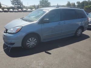 Toyota Sienna CE 3.3L 6 2004