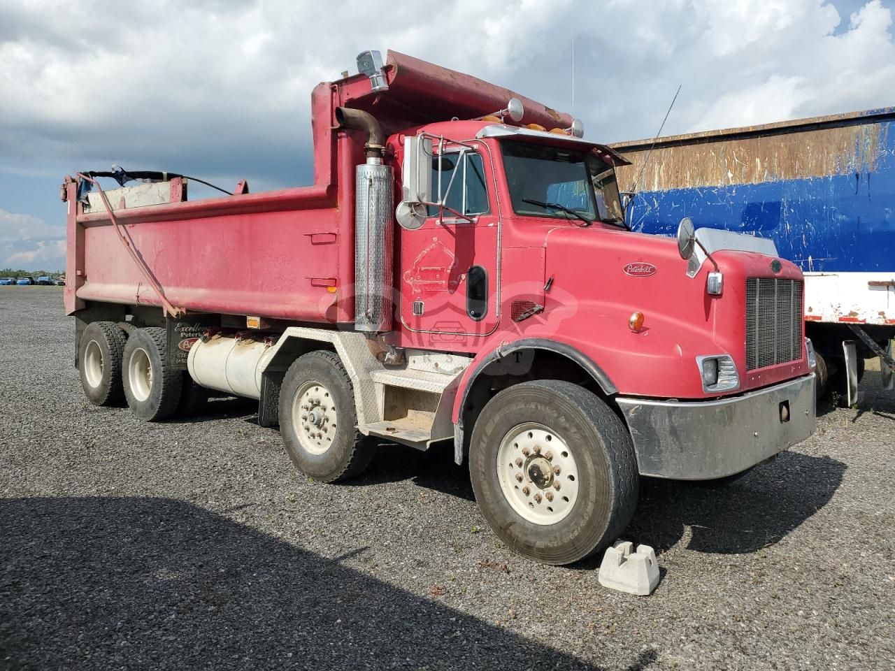 Peterbilt 330/337/348 6 2000