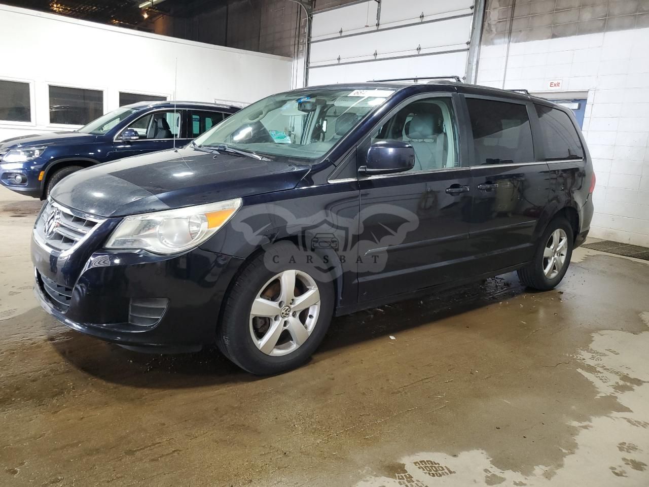 Volkswagen Routan SE 3.6L 6 2011