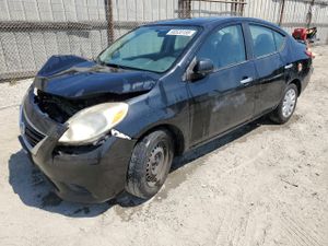 Nissan Versa S 1.6L 4 2013