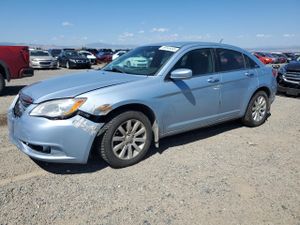 Chrysler 200 TOURING 2.4L 4 2013