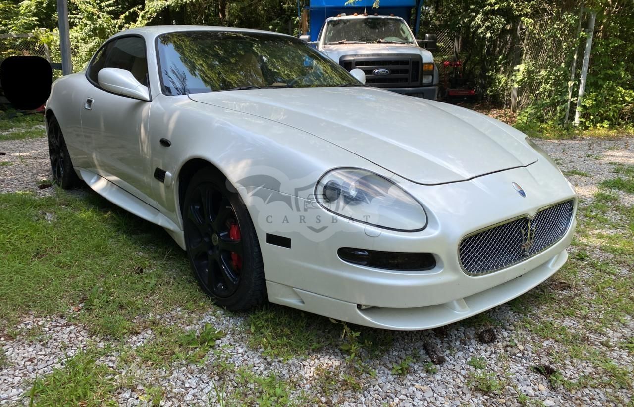 Maserati Coupé GT 4.2L 8 2005