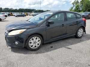 Ford Focus SE 2.0L 4 2012