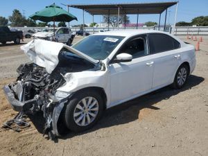 Volkswagen Passat S 1.8L 4 2014