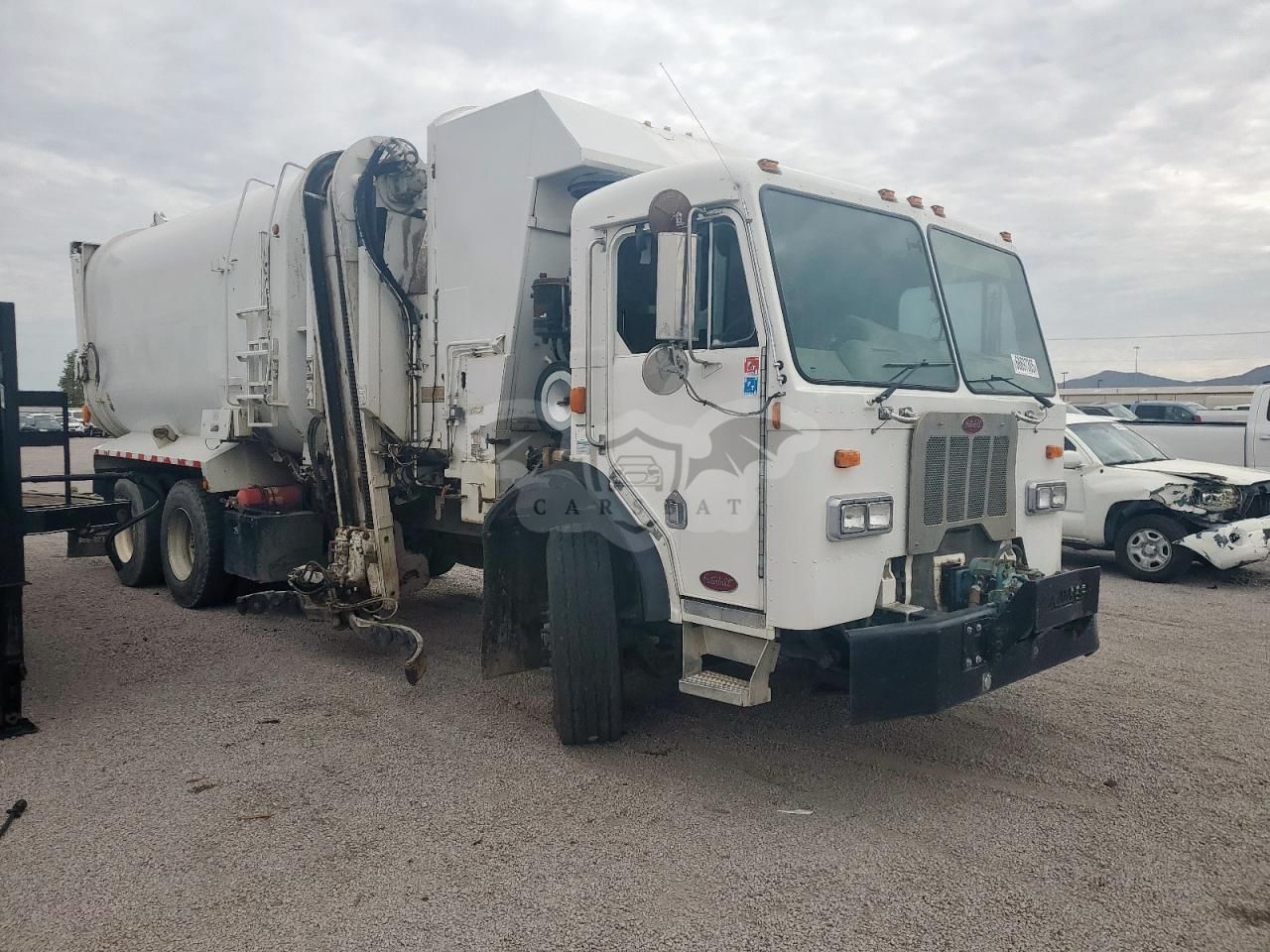 Peterbilt 320/325 8.9L 6 2012