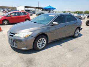 Toyota Camry LE 2.5L 4 2015