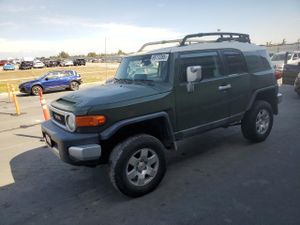 Toyota FJ Cruiser 4.0L 6 2010
