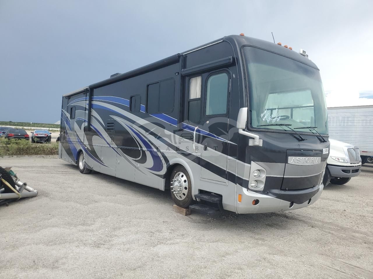 Freightliner X-line X LINE MOTOR HOME 6.7L 6 2008