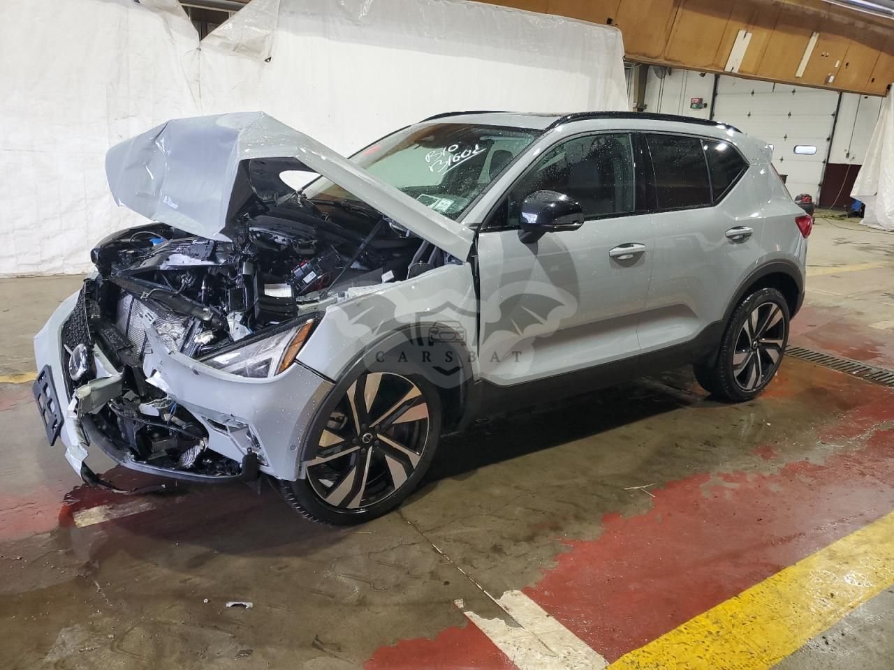 Volvo XC40 PLUS 2.0L 4 2025