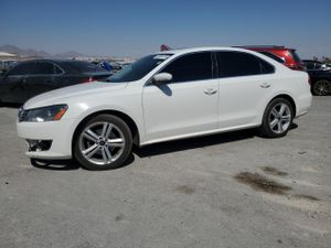 Volkswagen Passat SE 2.0L 4 2013