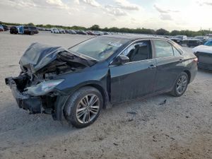 Toyota Camry LE 2.5L 4 2015
