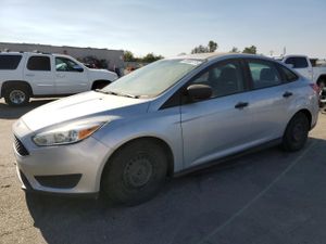 Ford Focus S 2.0L 4 2015