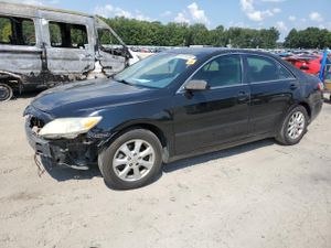 Toyota Camry BASE 2.5L 4 2011