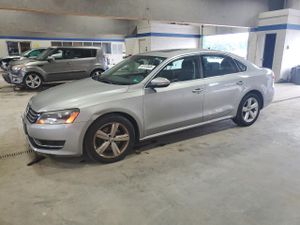 Volkswagen Passat SE 2.5L 5 2012