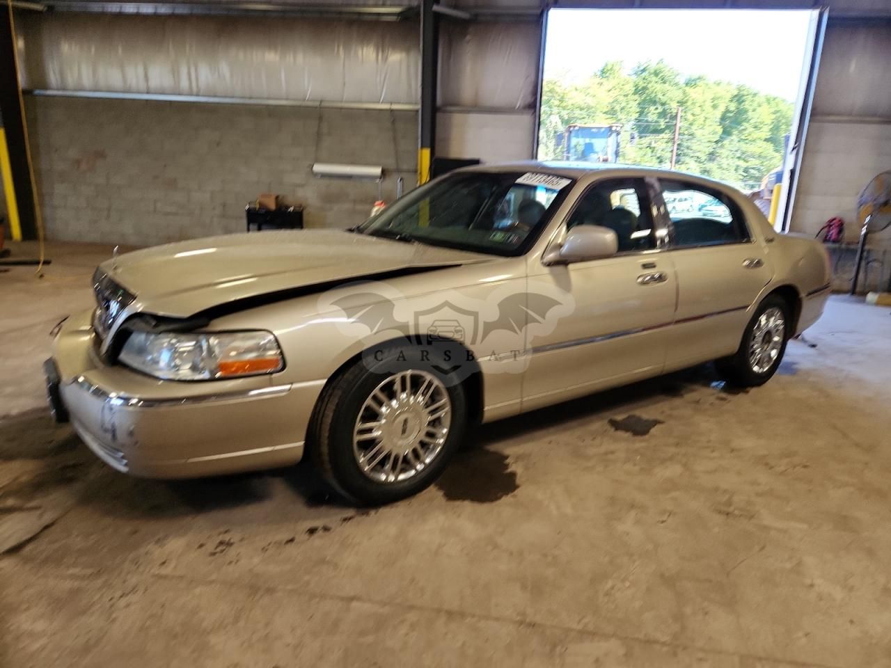 Lincoln Town Car SIGNATURE LIMITED 4.6L 8 2010