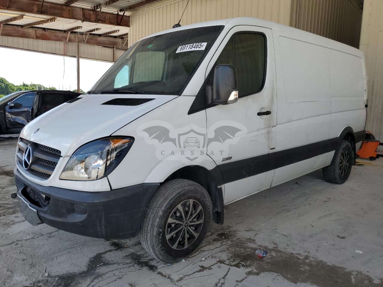 Mercedes-Benz Sprinter 2500 3.0L 6 2011