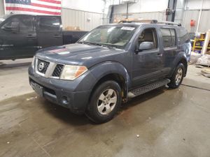 Nissan Pathfinder LE 4.0L 6 2005