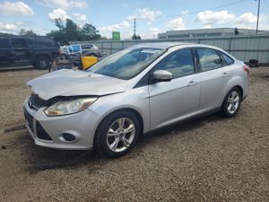 Ford Focus SE 2.0L 4 2014
