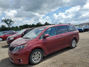 Toyota Sienna XLE 3.5L 6 2015
