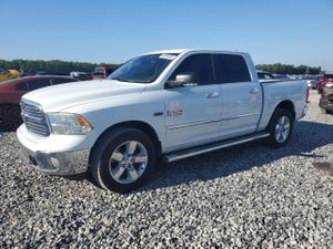 RAM 1500 SLT 5.7L 8 2015