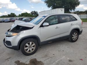 Kia Sorento LX 2.4L 4 2013
