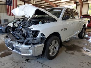 RAM 1500 SLT 5.7L 8 2015