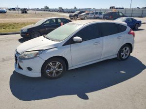Ford Focus SE 2.0L 4 2013
