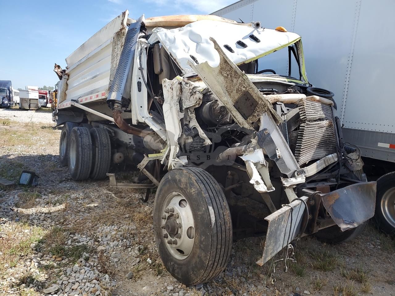 Sterling Truck L line 7500 6 2004