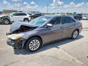 Toyota Camry LE 2.5L 4 2015