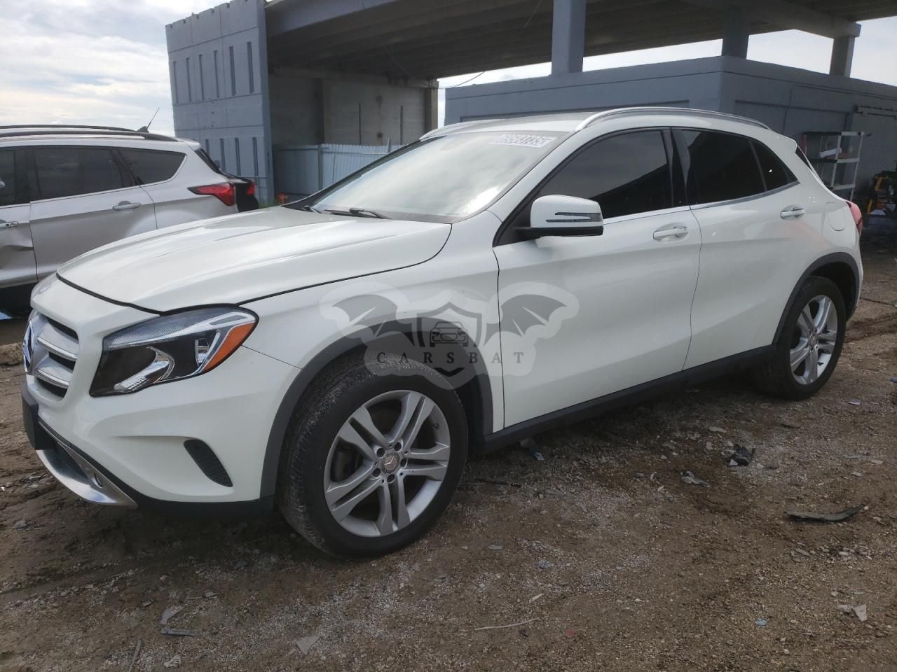 Mercedes-Benz GLA 250 4MATIC 2.0L 4 2015