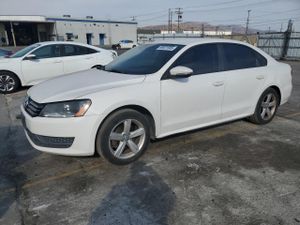 Volkswagen Passat S 2.5L 5 2012