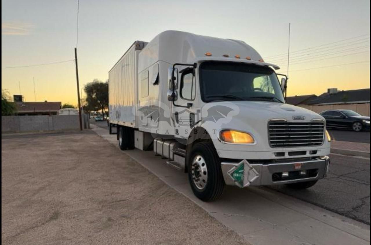 Freightliner Business Class M2 106 MEDIUM DUTY 8.3L 6 2012