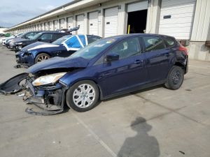 Ford Focus SE 2.0L 4 2012