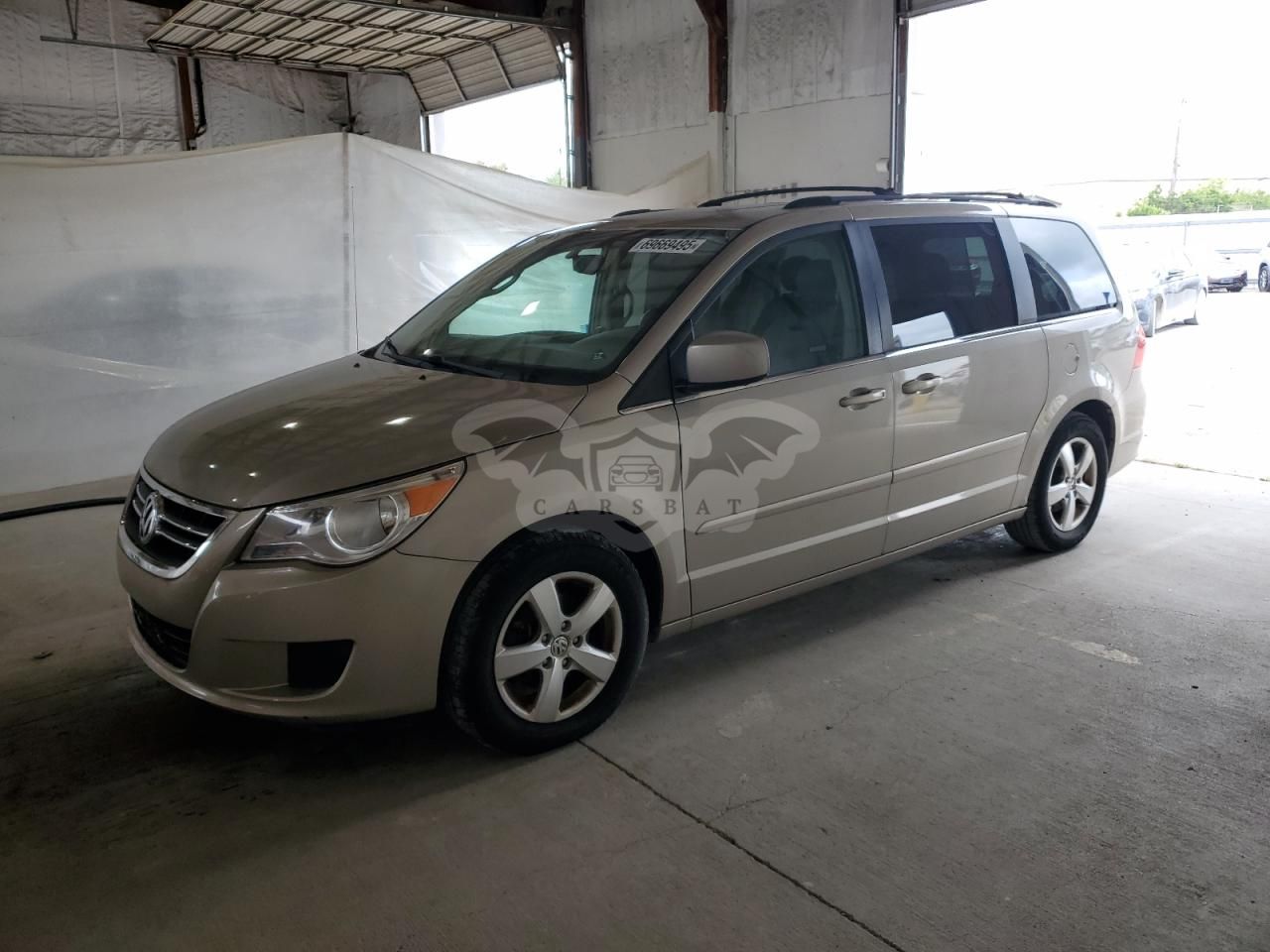 Volkswagen Routan SE 3.8L 6 2009